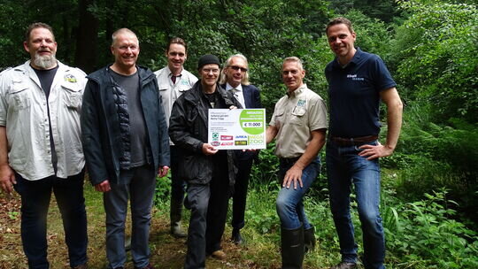 11.000 € Spende für die Naturschutzprojekte von Benny Trapp in Wuppertal - 11.000€ Spende für die Naturschutzprojekte | MEGAZOO